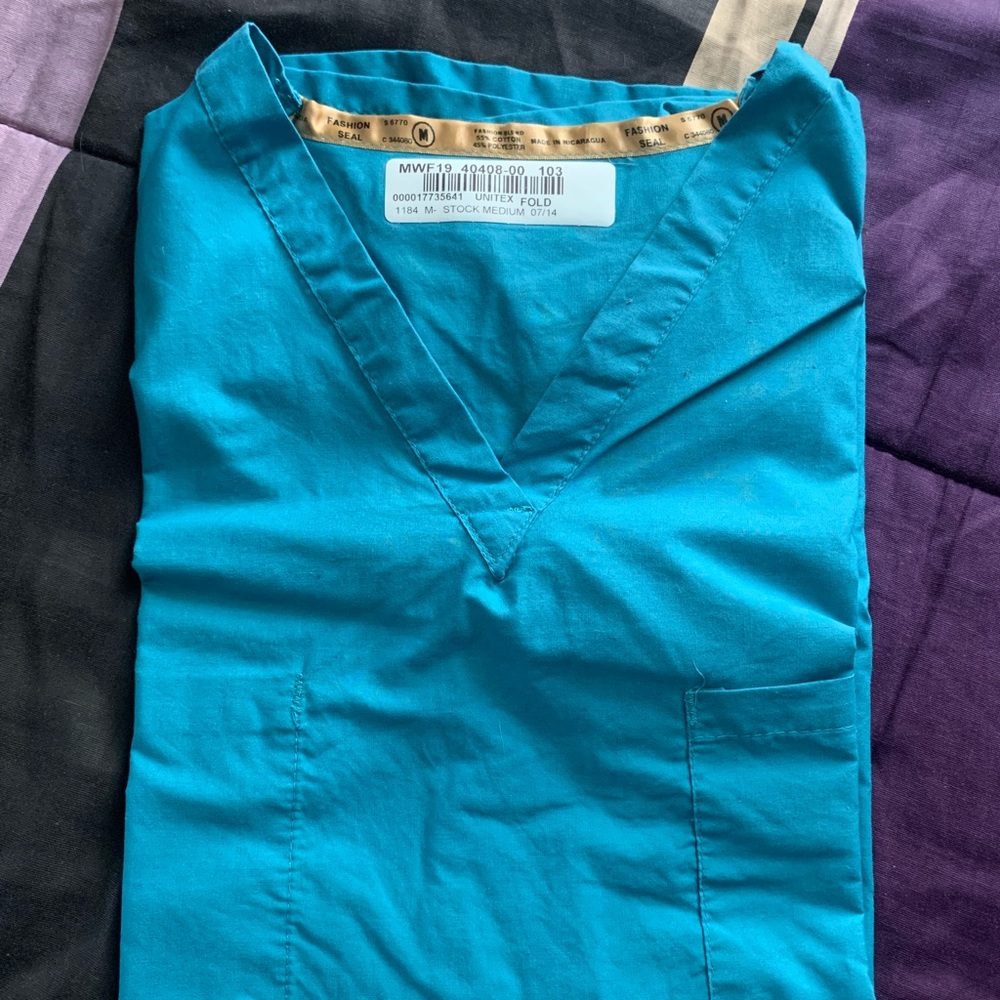 Unisex scrub top